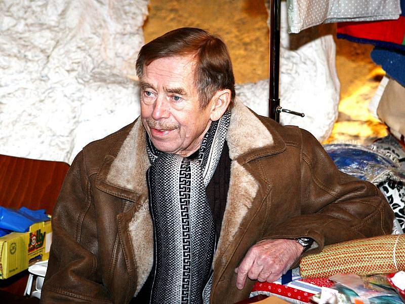 Václav Havel v Milovicích v roce 2002