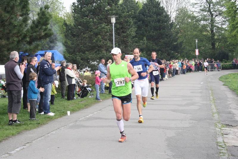 První ročník půlmaratonu a "čtvrtky" v Nymburce.