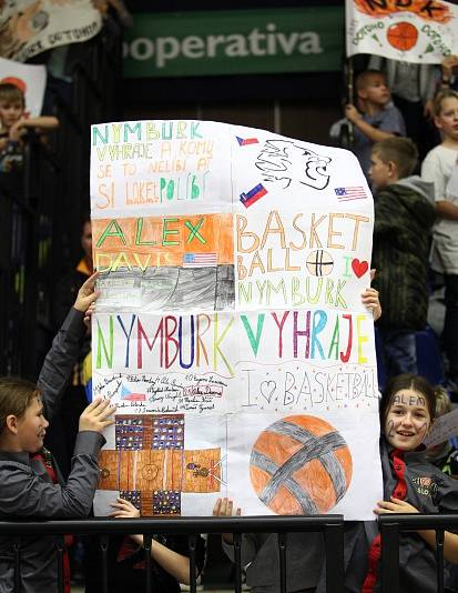 Při basketbalovém utkání Kooperativa NBL v Nymburce byl vytvořen nový rekord – nejnižší věkový průměr diváků na jednom zápase nejvyšší české basketbalové soutěže.