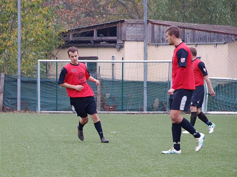 Zápas okresního přeboru mezi celky Bohemie Poděbrady B a Kostomlaty skončil nerozhodně 1:1.