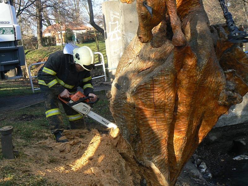 Odřezání Koně pod hradbami. Poté byl převezen do dílny