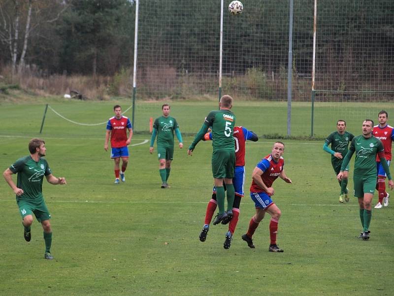 Z fotbalového utkání I.B třídy Semice - Městec Králové (1:1)