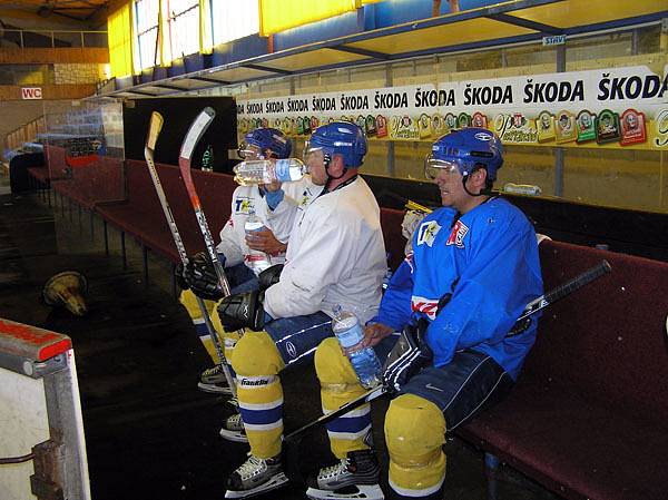 Hokejisté Nymburka se chystají na další druholigovou sezonu. V pondělí poprvé vyjeli na led.