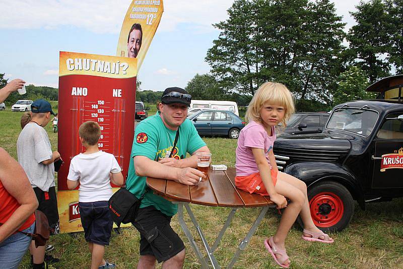 Festival Mýtina navštívily u Sokolče stovky lidí