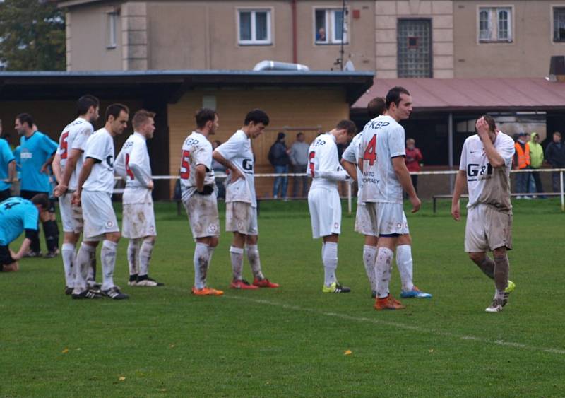 Z fotbalového utkání krajské I.A třídy Luštěnice - Bohemia Poděbrady (2:2, PK 3:4)