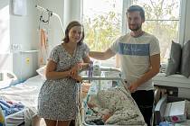 Samuel Lukáš se narodil v nymburské porodnici 29. října 2021 v 18:23 hodin s váhou 3800 g a mírou 50 cm. V Milovicích se na prvorozeného chlapečka těšili maminka Tereza a tatínek Jiří.