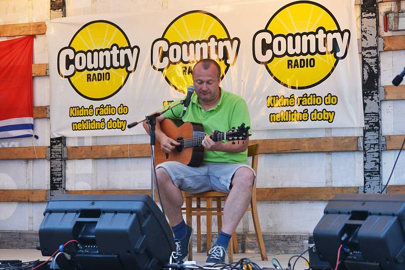 Kostelní Lhota hostila folkový festival.