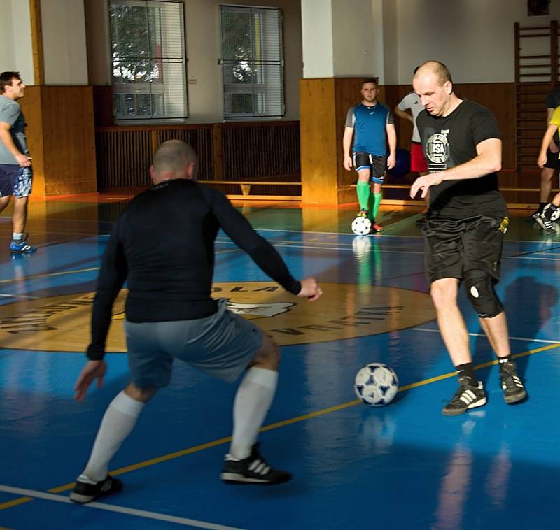 SOUSTŘEDĚNÍ. Fotbalisté Slovče, účastník třetí třídy, si vyzkoušeli, jaké to je být profesionálním fotbalistou a zažili náročný tréninkový dril na horách.      č