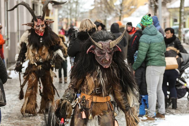 Krampus čerti v Lysé nad Labem v sobotu 4. prosince 2021.