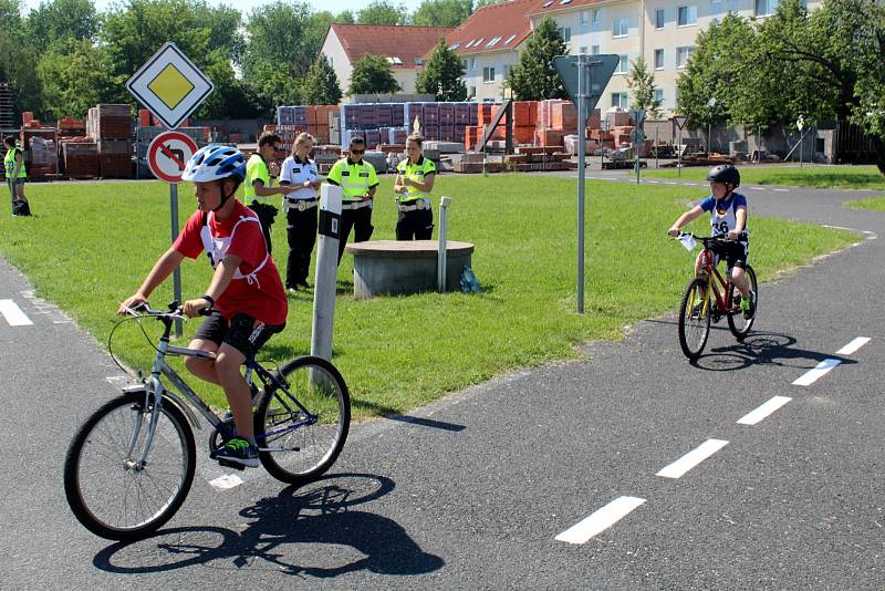 Z krajského kola soutěže Mladý cyklista v Nymburce.