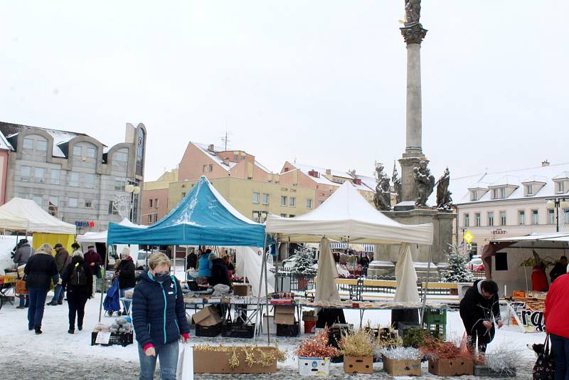 Loni 3. prosince se po delší době v Nymburce alespoň brzy ráno objevila souvislá bílá pokrývka sněhu, o níž se dalo hovořit v několikacentimetrové výšce.