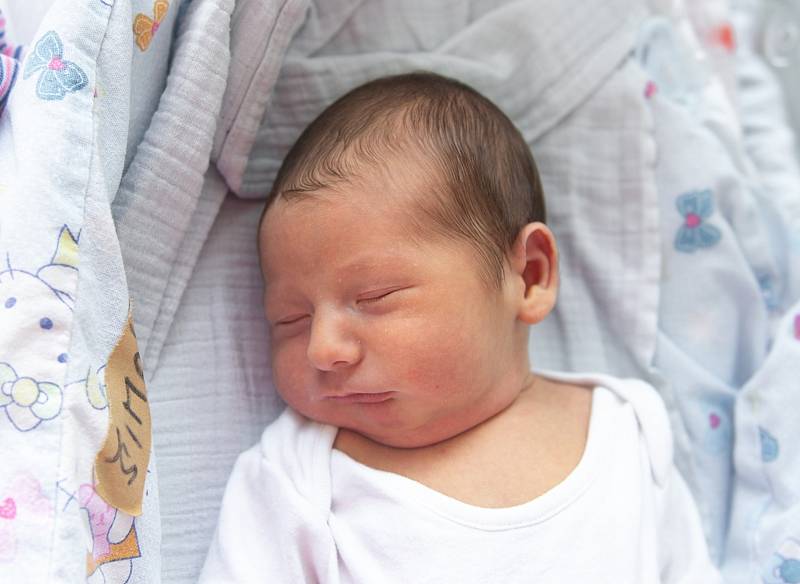 Jakub Šimák z Hradištka se narodil v nymburské porodnici 29. října 2021 v 17:44 hodin s váhou 3870 g a mírou 48 cm. Doma je chlapeček s maminkou Alenou, tatínkem Martinem a bráškou Filipem (2 roky).