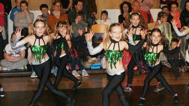 Taneční soutěž Dancefonie v poděbradském Domě dětí a mládeže Symfonie.