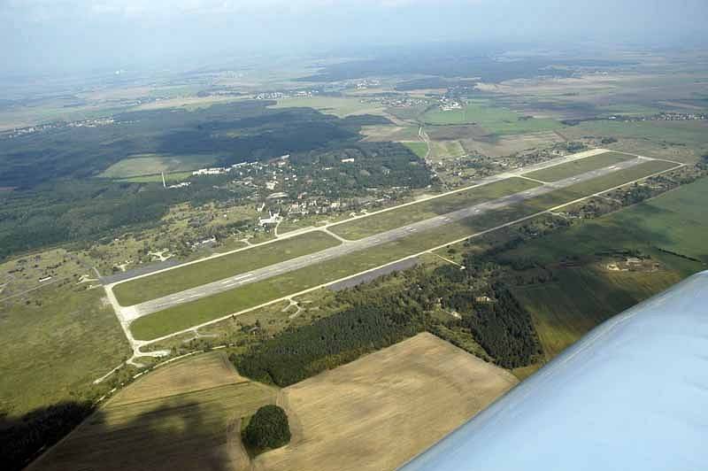 Milovické letiště Boží Dar - letecký snímek.
