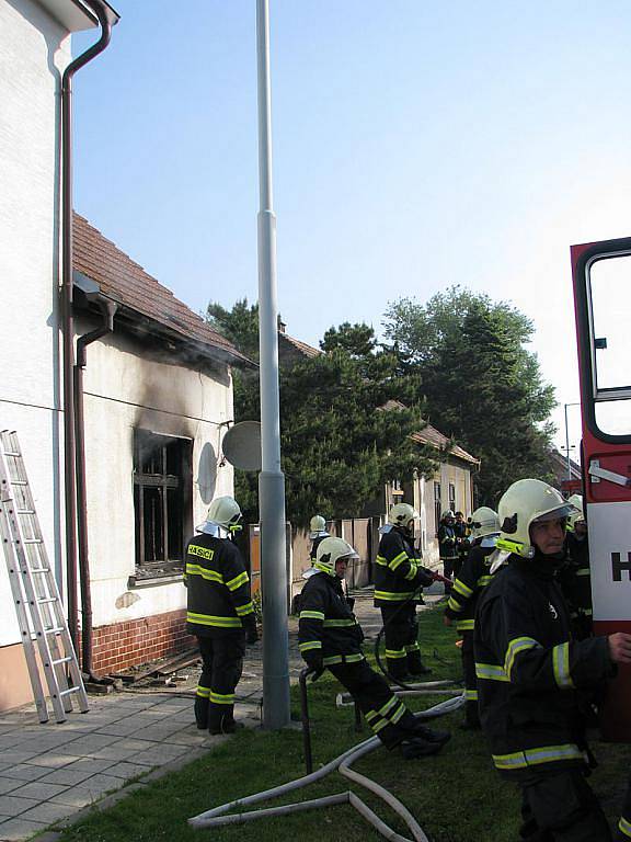 Požár domu v Městci Králové nepřežil čtyřiatřicetiletý muž