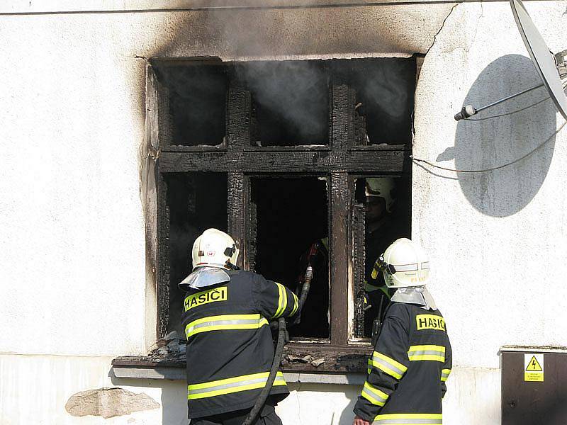 Požár domu v Městci Králové nepřežil čtyřiatřicetiletý muž