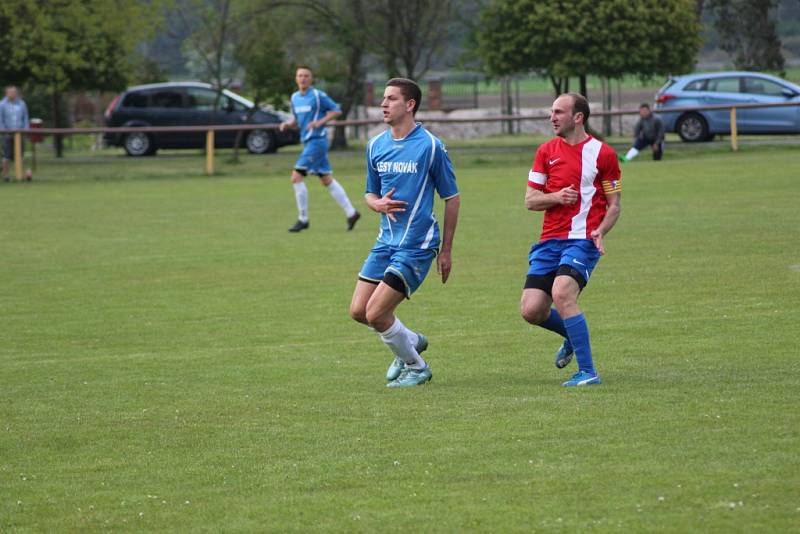 Z okresního fotbalového derby I.B třídy Sokoleč - Pátek (6:0)