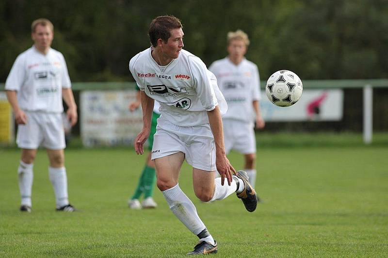 Z utkání Rožďalovice - Zásmuky 1:0.