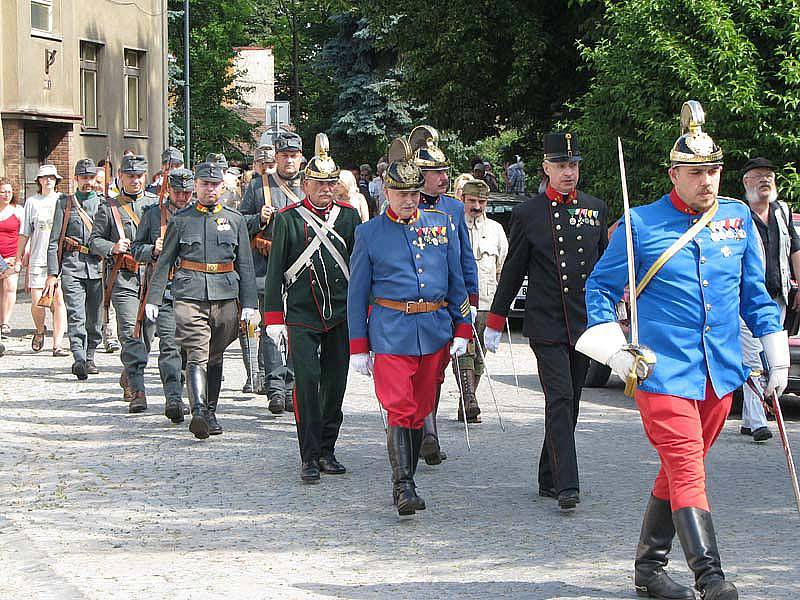 Dragouni pochodovali Nymburkem