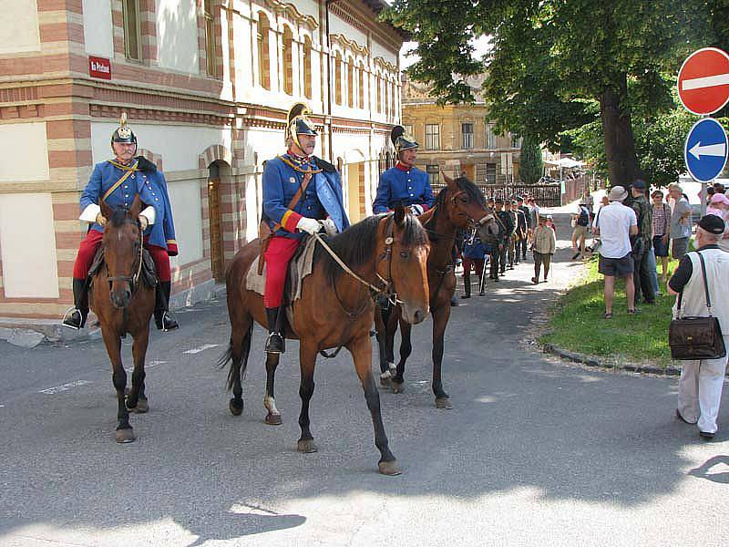 Dragouni pochodovali Nymburkem