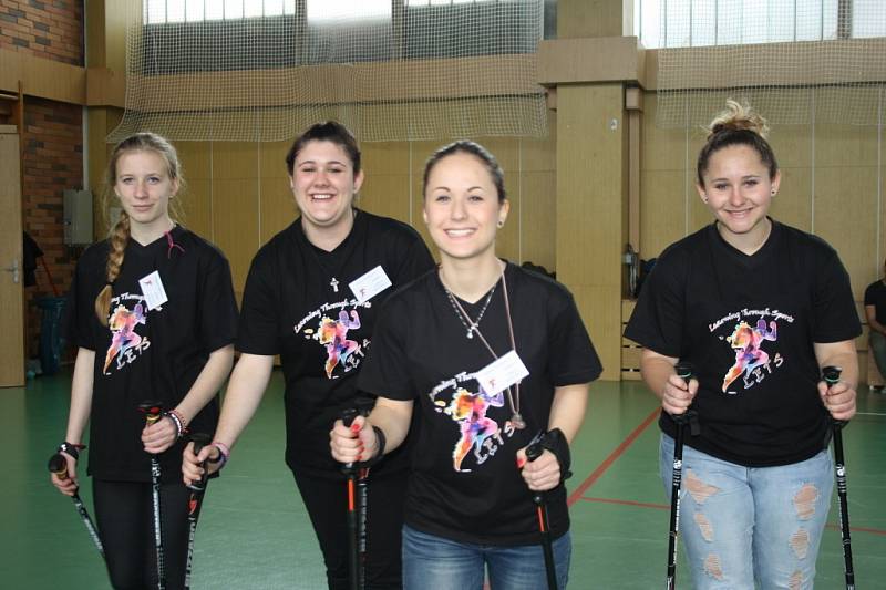 Studenti z pěti zemí se vzdělávají sportem