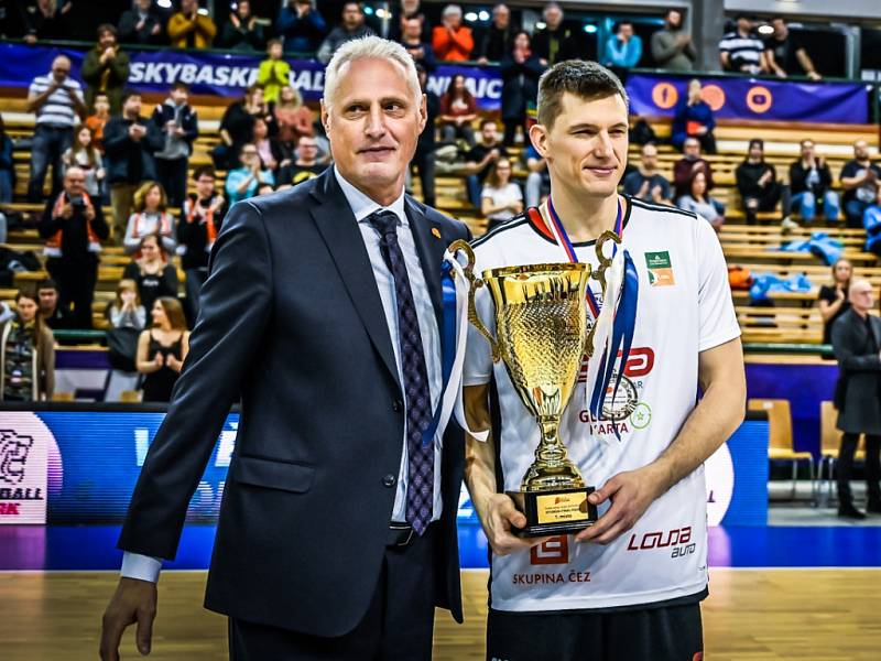 Z basketbalového finále Českého poháru Nymburk - USK Praha (100:94 pp)