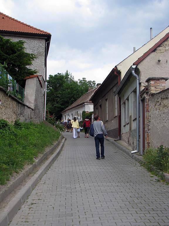 Lyský Montmartre v Žižkově uličce a pod zámkem zaplnili výtvarníci a hudebníci