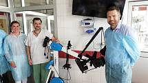 Od roku 2019 pomáhá fyzioterapeutkám v péči o pacienty na oddělení speciální přístroj motrenbed, na kterém mohou jako na kole jezdit i pacienti s nehybnými končetinami.
