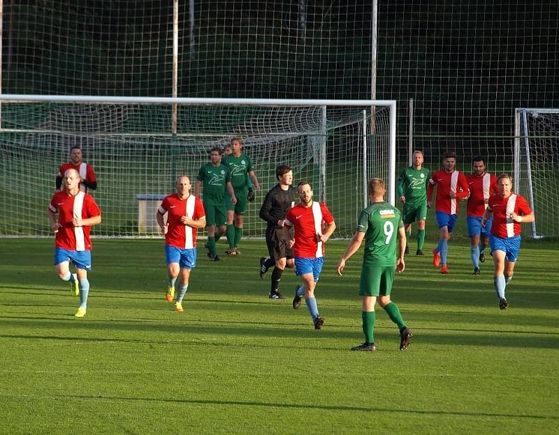 Z fotbalového utkání I.B třídy Semice - Pátek (2:2)