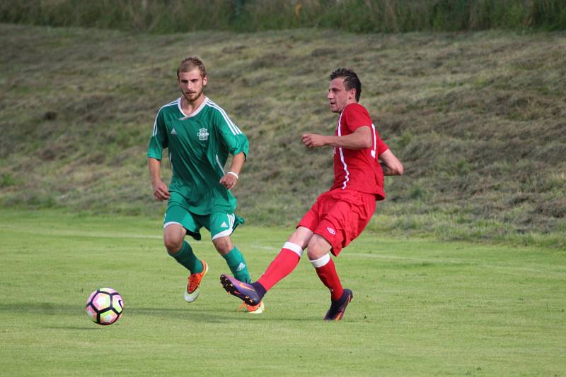 Fotbalisté Semic schytali od Velimi sedmibrankový debakl