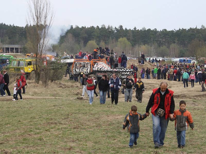 Otevřené mistrovství ČR Truck Trial 2012 na Božím Daru u Milovic