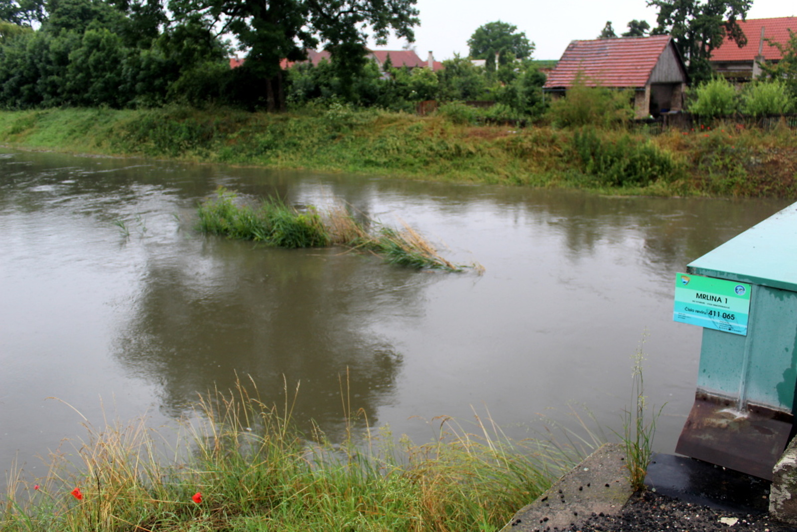Mrlina ve Vestci dosáhla druhého povodňového stupně - Nymburský deník