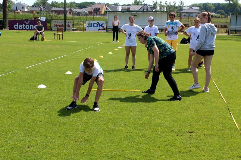 Sportovní týden pro nymburské děti připravili organizátoři na nymburském Vesláku. Ve středu dorazili šesťáci ze všech základních škol.