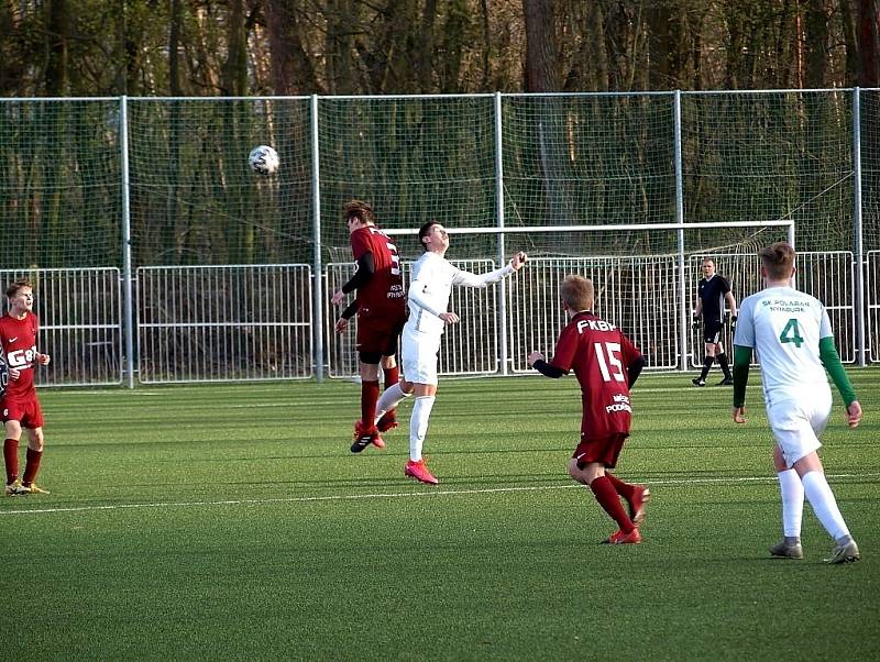 Z fotbalového utkání okresního přeboru Bohemia Poděbrady B - Polaban Nymburk B (0:2)