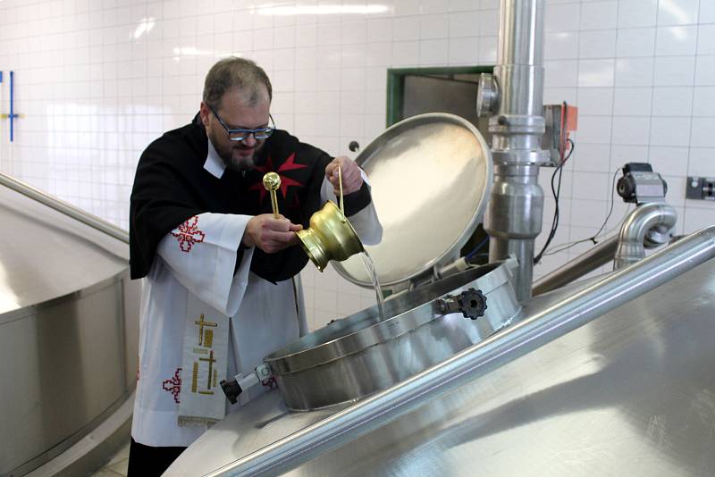 V březnu 2018 si v nymburském pivovaru si připomněli 120 let od uvaření první várky piva. Varně i pivu požehnal otec Gabriel