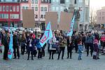 V Nymburce vyvrcholily oslavy 30. výročí Sametové revoluce v neděli odpoledne průvodem a shromážděním na náměstí.