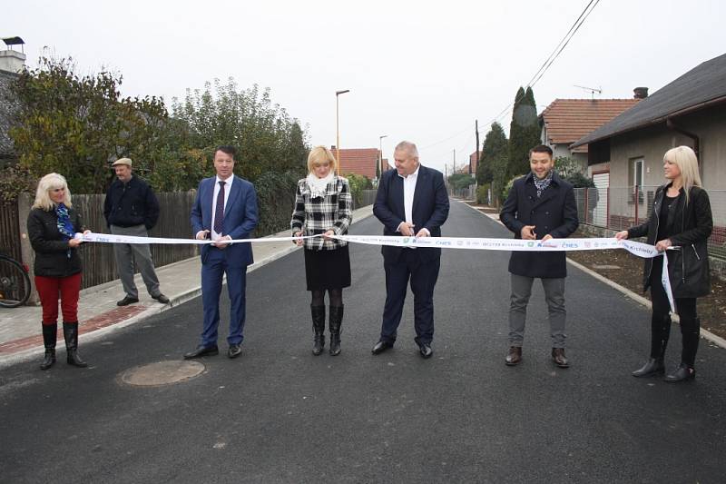 V Krchlebech slavnostně otevřeli Loučeňskou ulici