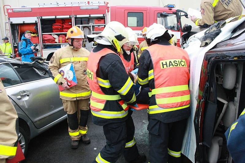 Soutěž ve vyprošťování osob z havarovaného vozidla