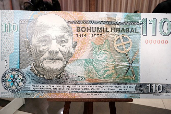Z odhalení pamětní bankovky věnované spisovateli Bohumilu Hrabalovi.