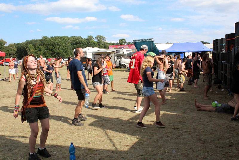 Policisté během soboty proti účastníkům nepovolené technoparty nezasáhli.