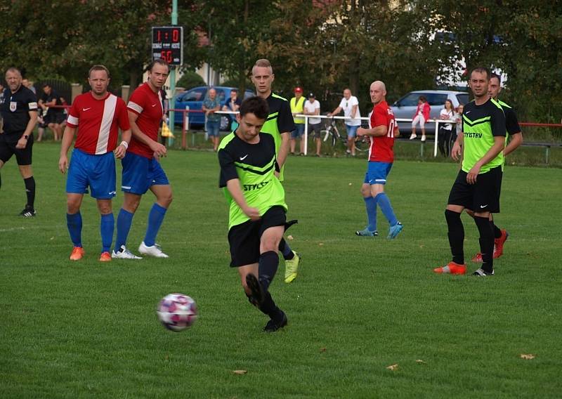 Z fotbalového utkání I.B třídy Pátek - Městec Králové (3:0)