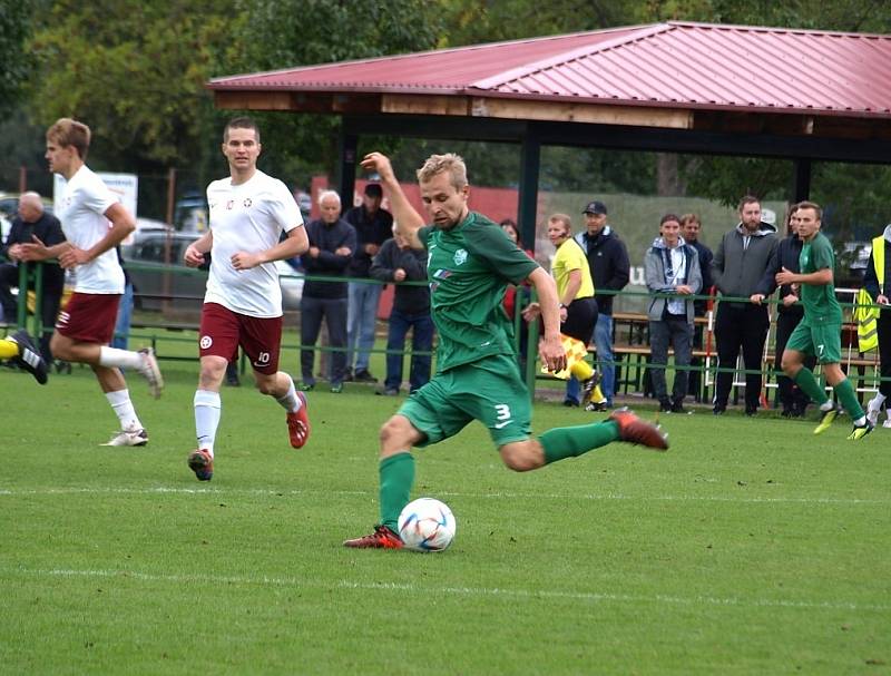 Z fotbalového utkání I.A třídy Polaban Nymburk - Bohemia Poděbrady (3:1)