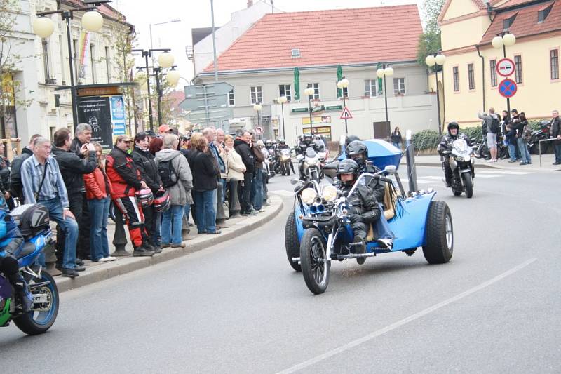 Zahájení motorkářské sezony v Poděbradech.