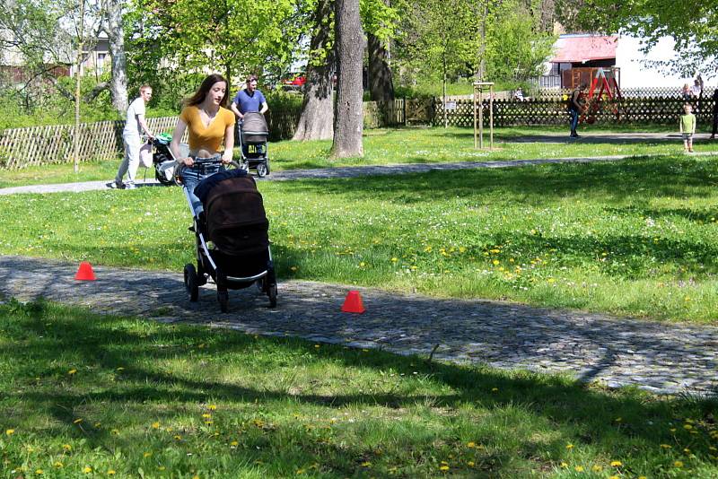 Kočárková jízda. Tak se v Nymburce jmenovala jedna z prvních veřejných akcí po uvolnění koronavirových opatření.