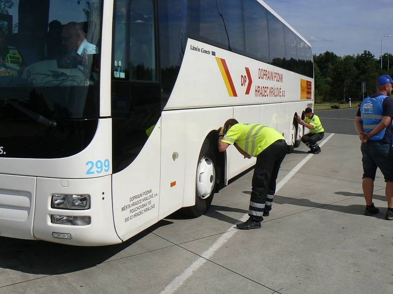 Akce Řídím piju nealko na dálnici D11