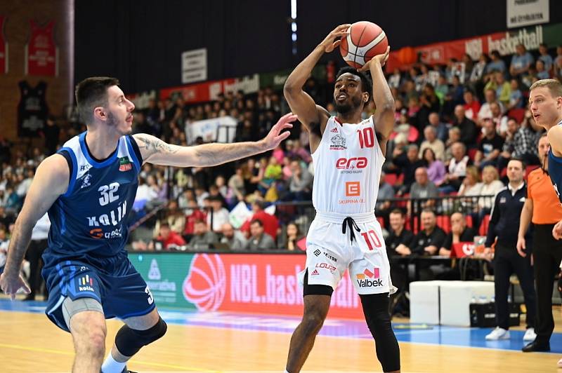 Z basketbalového utkání Kooperativa NBL Nymburk - Kolín (107:75)