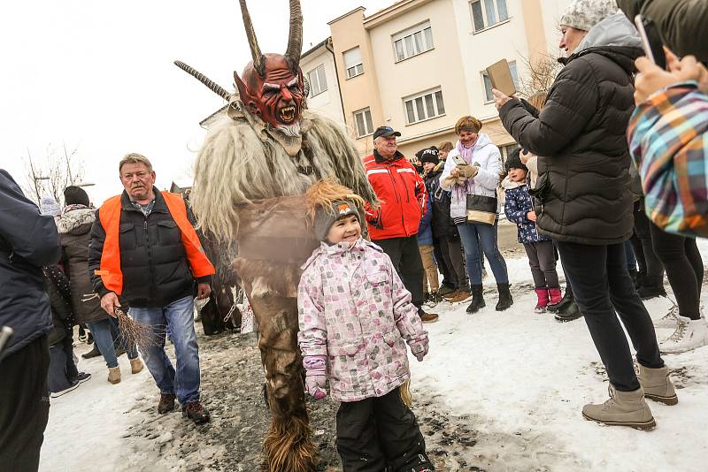 Krampus čerti v Lysé nad Labem v sobotu 4. prosince 2021.