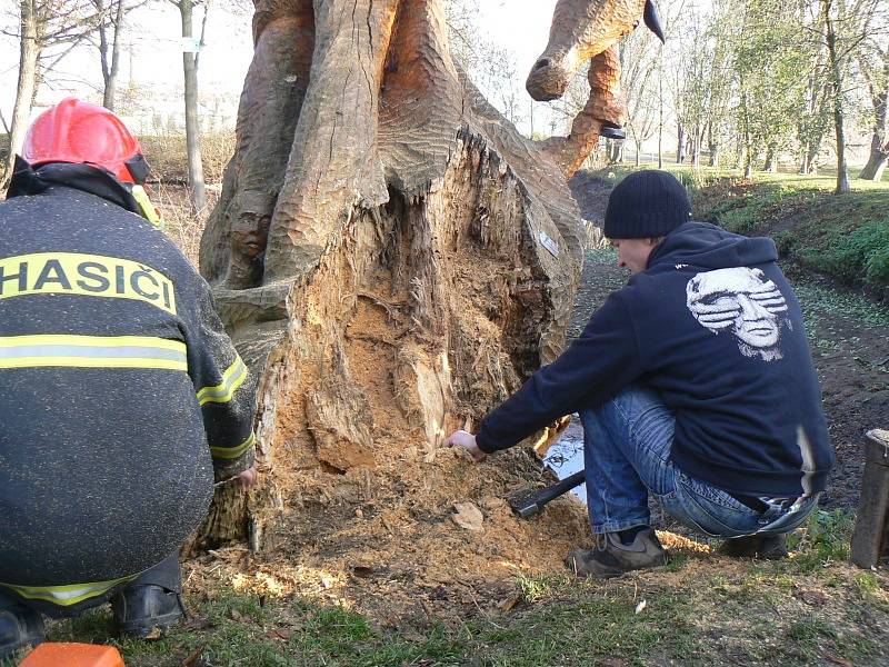 Odřezání Koně pod hradbami. Poté byl převezen do dílny