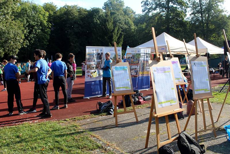 Vítězem se stala štafeta Základní školy TGM, která zvládla maratonskou trať v čase pod dvě hodiny.