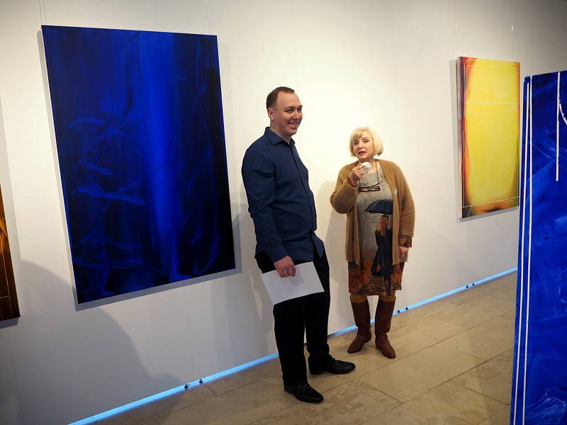 První letošní výstavu nabízí poděbradská Galerie Ludvíka Kuby. Ukázky ze své tvorby představuje mladý pozoruhodný malíř Tomáš Predka.